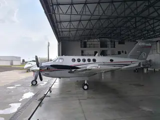 King Air B200 BlackHawk — miniatura 1